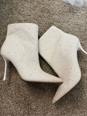 Women's Ivory Pearl-Embellished Pointed Toe Ankle Boots